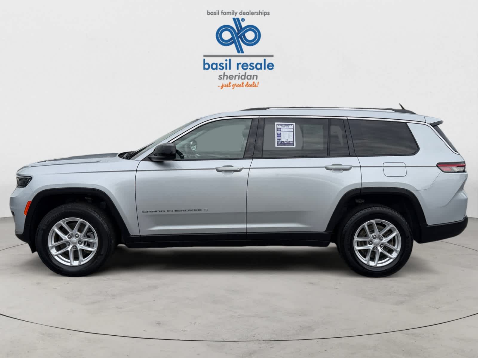 Used 2022 Jeep Grand Cherokee L Laredo 4x4