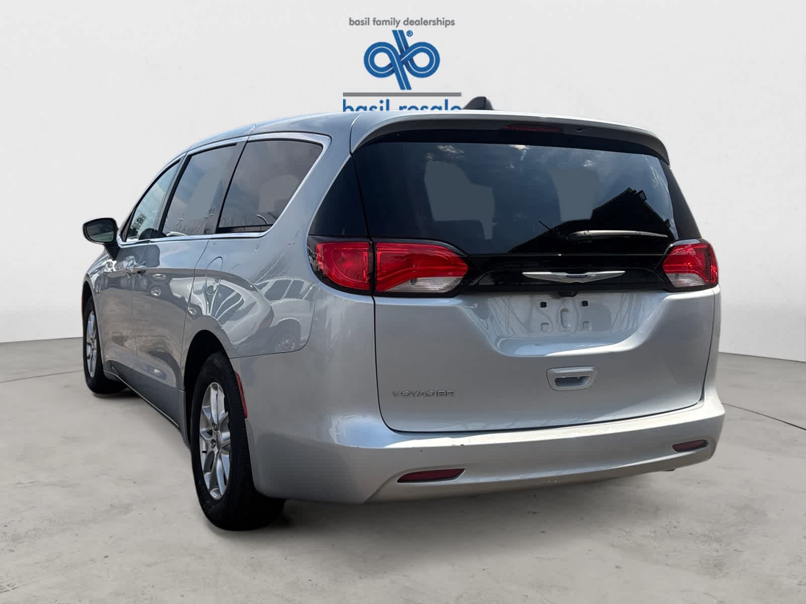 Used 2023 Chrysler Voyager LX FWD