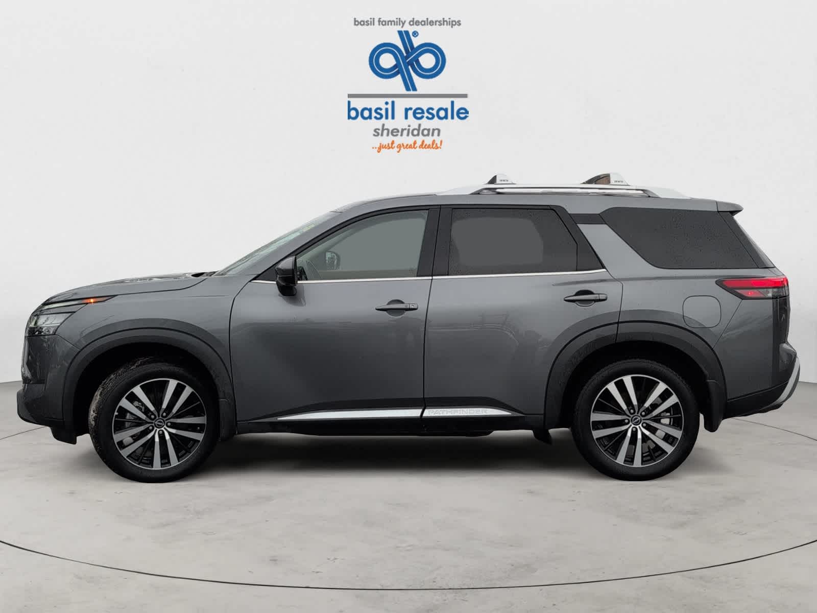 Used 2024 Nissan Pathfinder Platinum 2WD