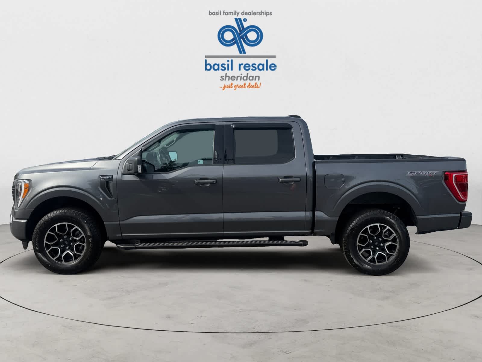 Used 2022 Ford F-150 XLT 4WD Supercrew 5.5 Box 4WD SuperCrew 5.5 Box