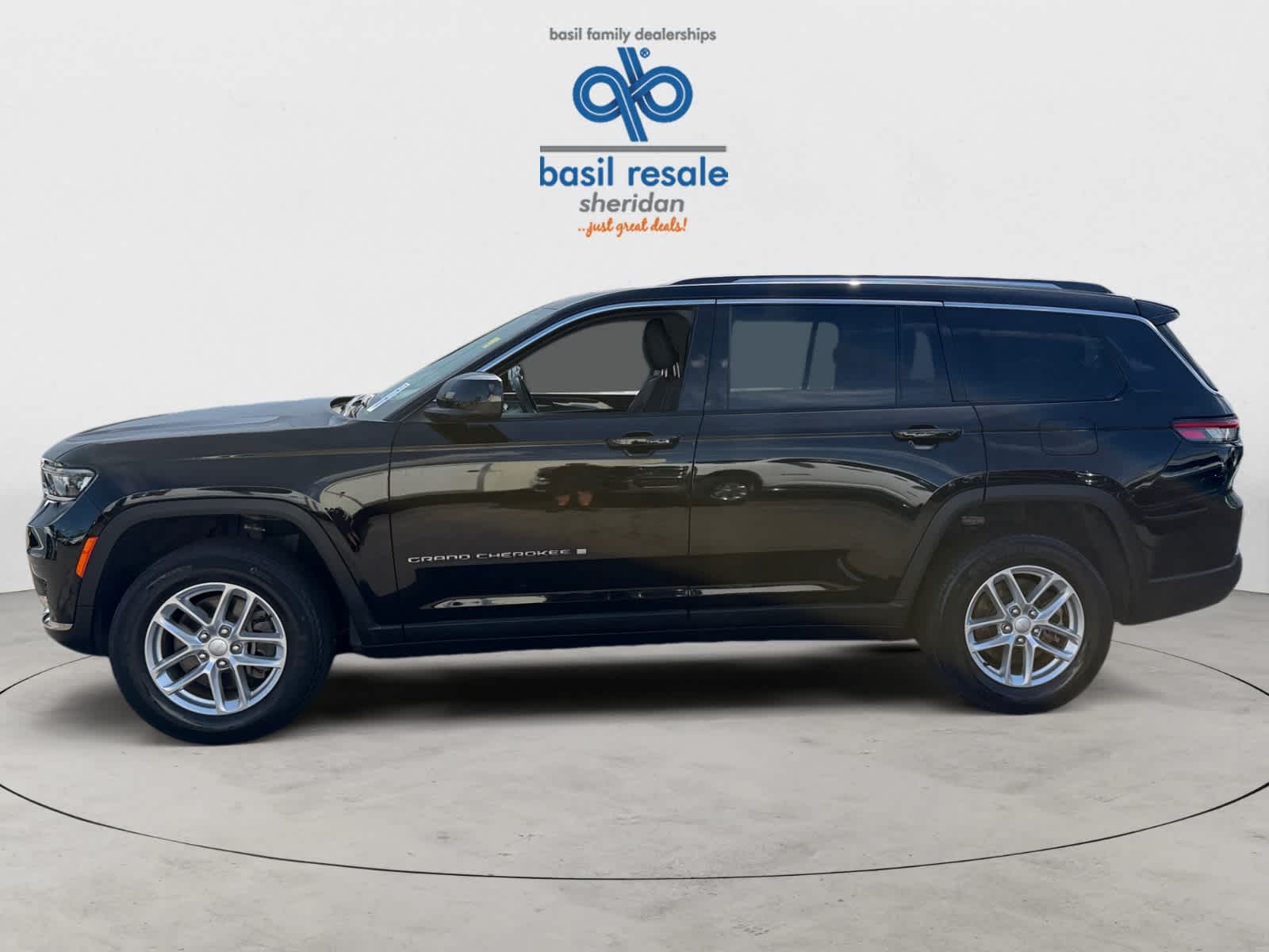 Used 2022 Jeep Grand Cherokee L Laredo 4x4