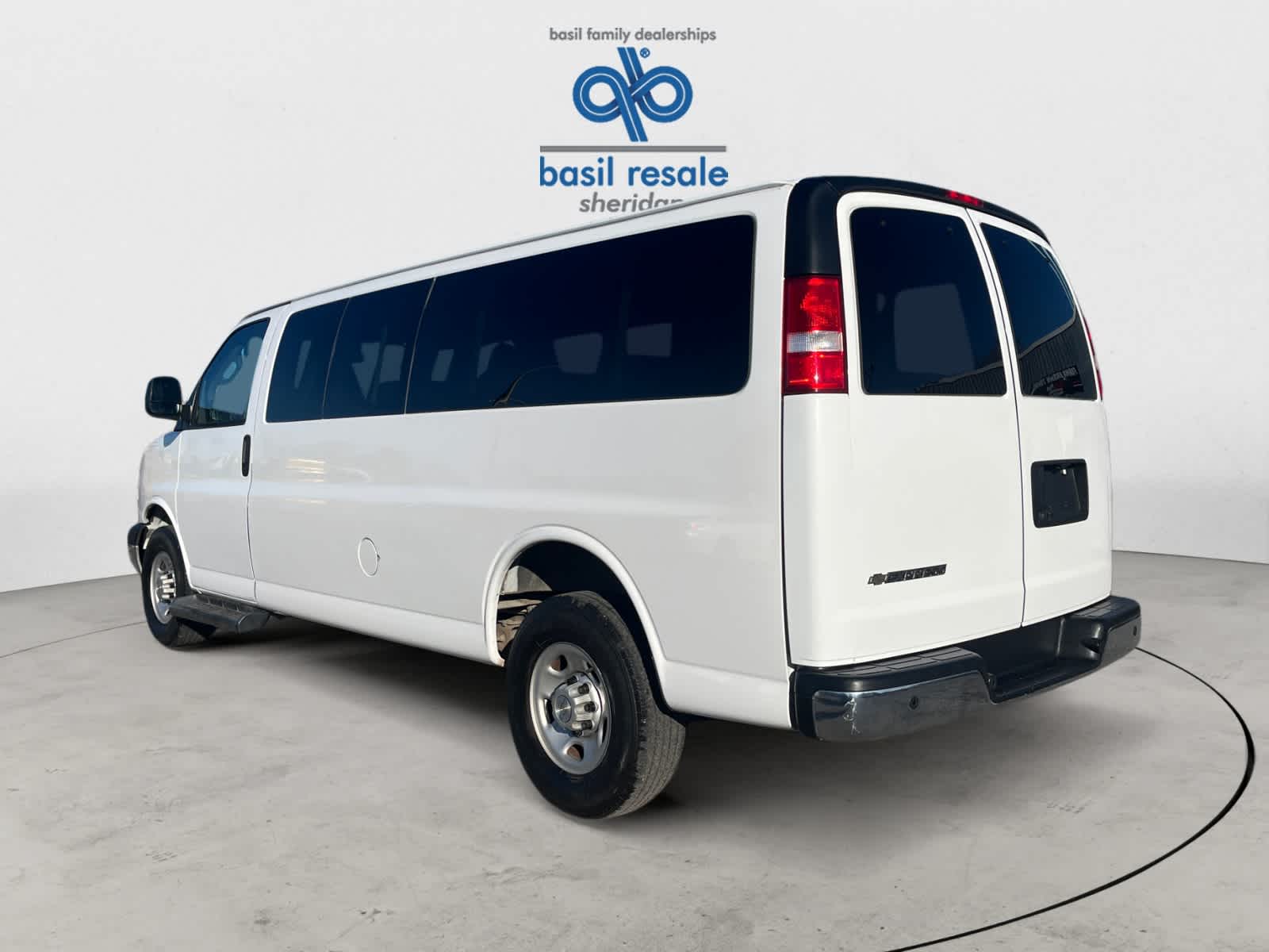 Used 2023 Chevrolet Express Passenger LT RWD 3500 155