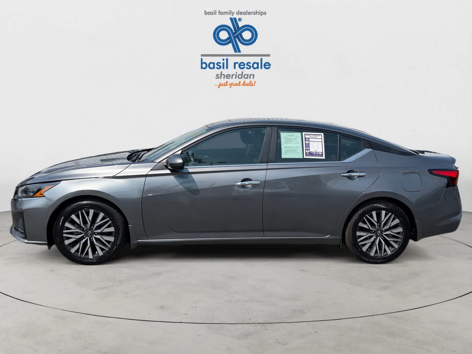 Used 2024 Nissan Altima 2.5 SV Sedan
