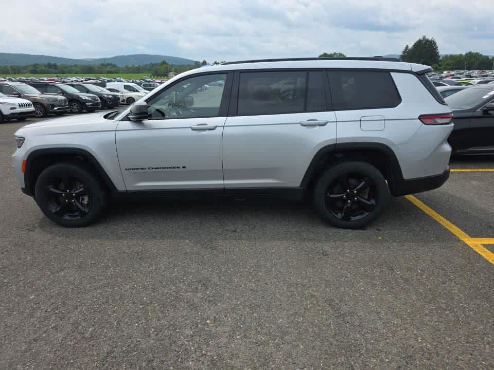 Used 2023 Jeep Grand Cherokee L Altitude 4x4