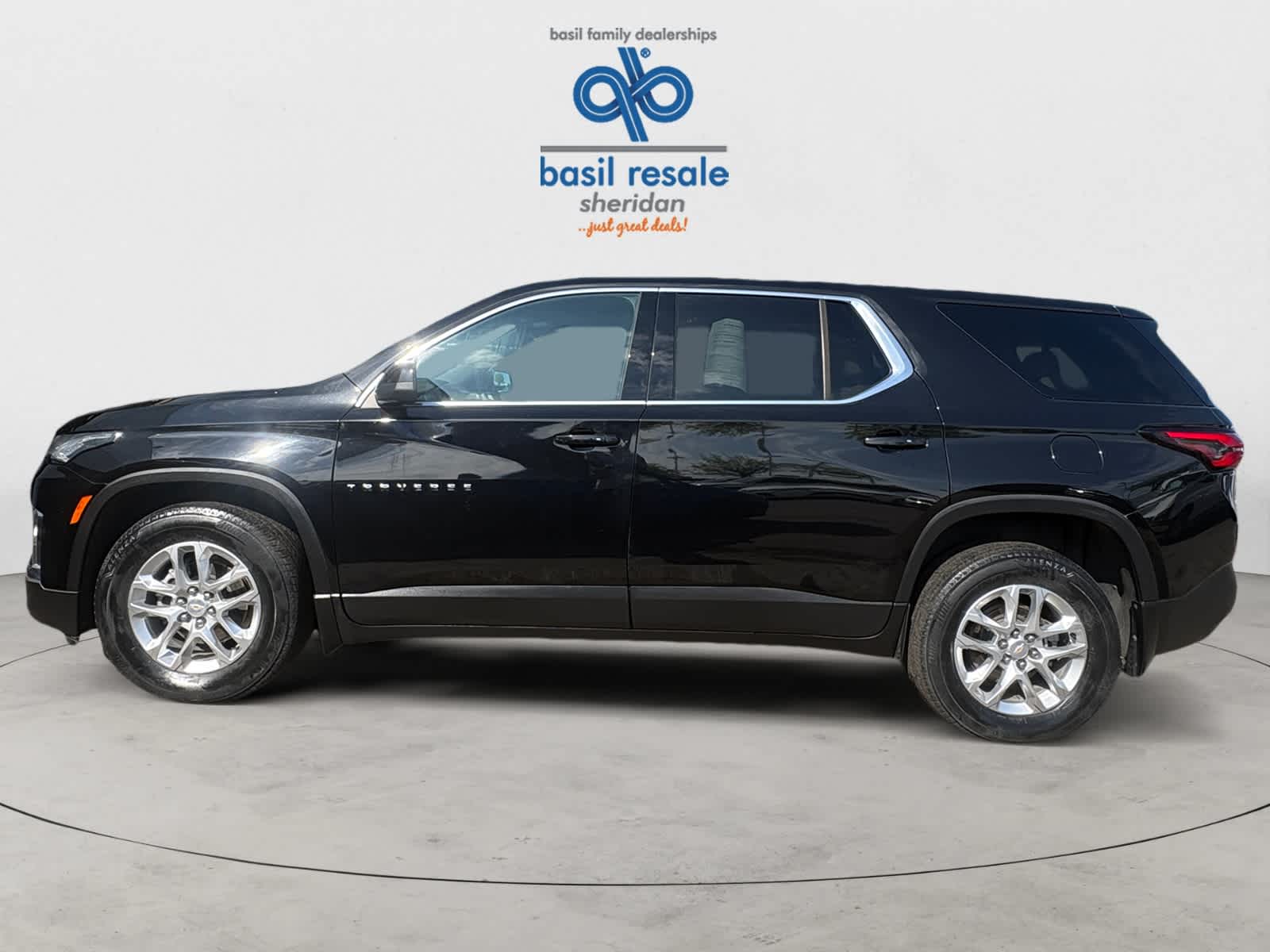 Used 2023 Chevrolet Traverse LS AWD