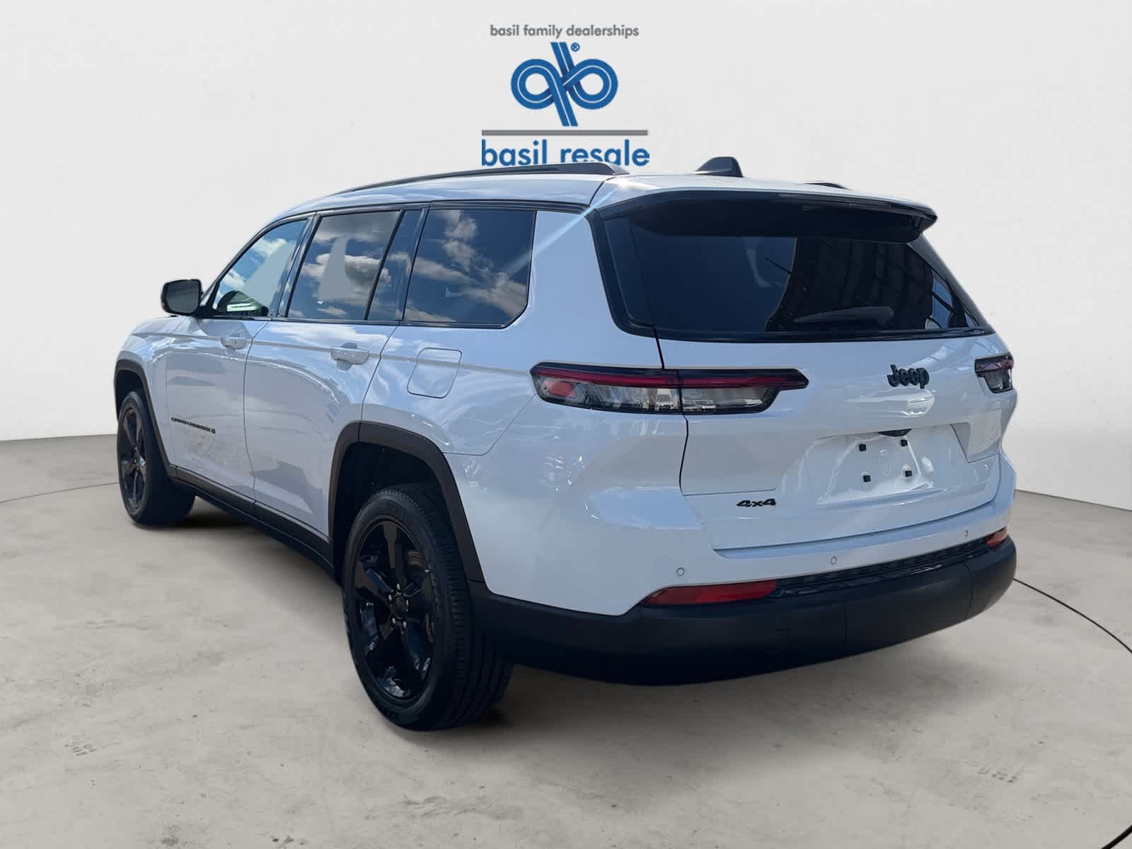 Used 2023 Jeep Grand Cherokee L Altitude X 4x4