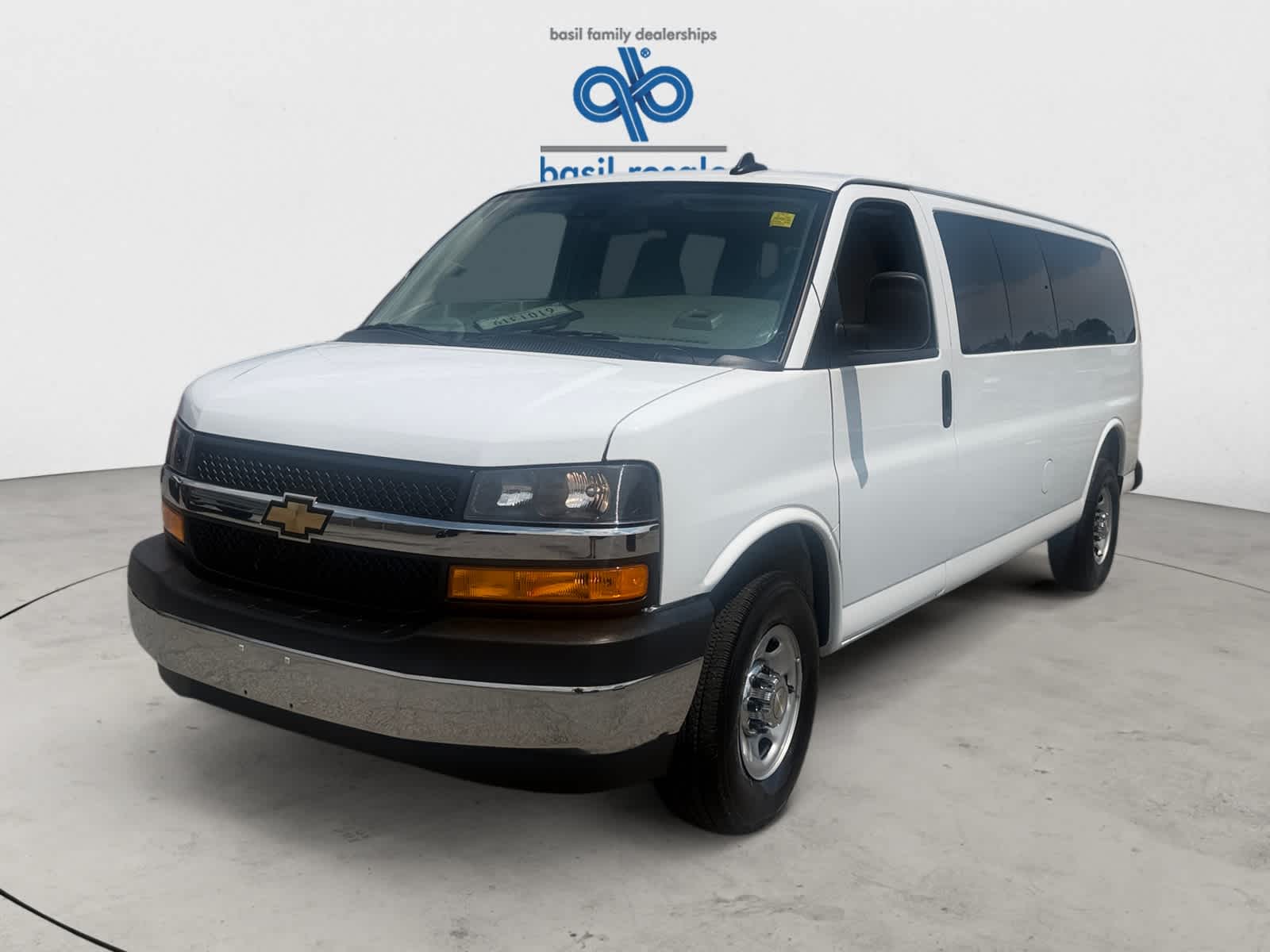 Used 2025 Chevrolet Express Passenger LT RWD 3500 155