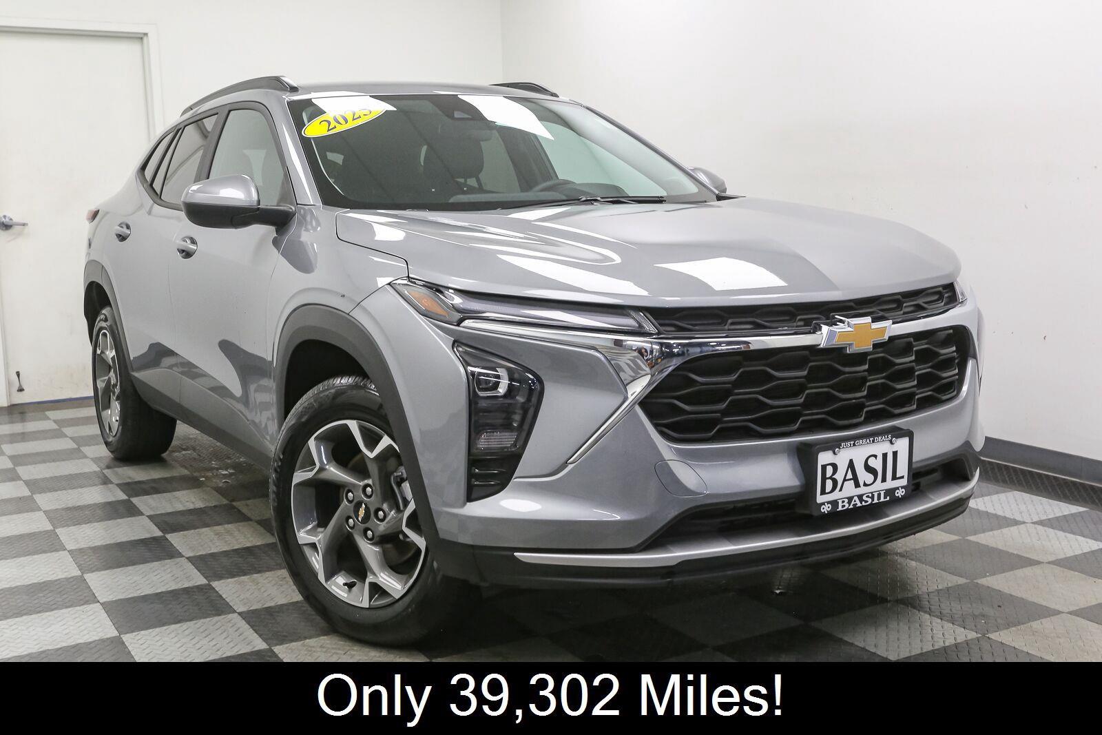 Used 2025 Chevrolet Trax LT SUV