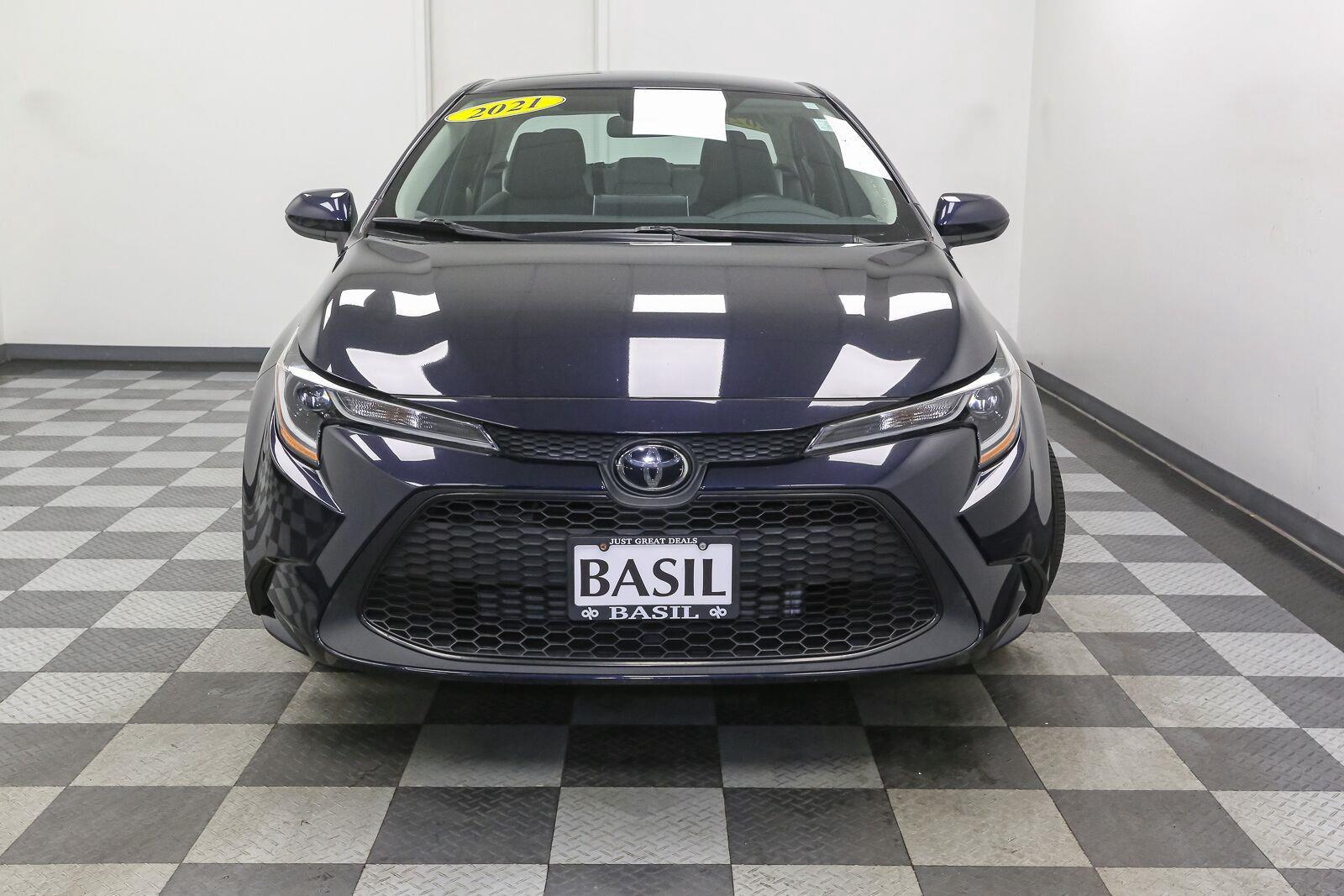Used 2021 Toyota Corolla LE Sedan