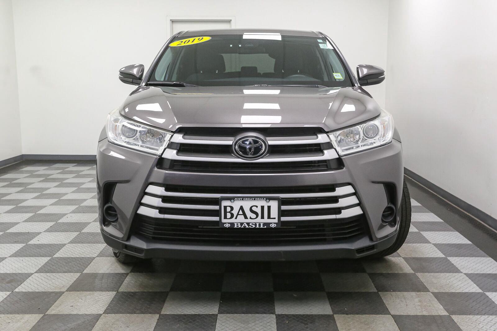 Used 2019 Toyota Highlander LE SUV