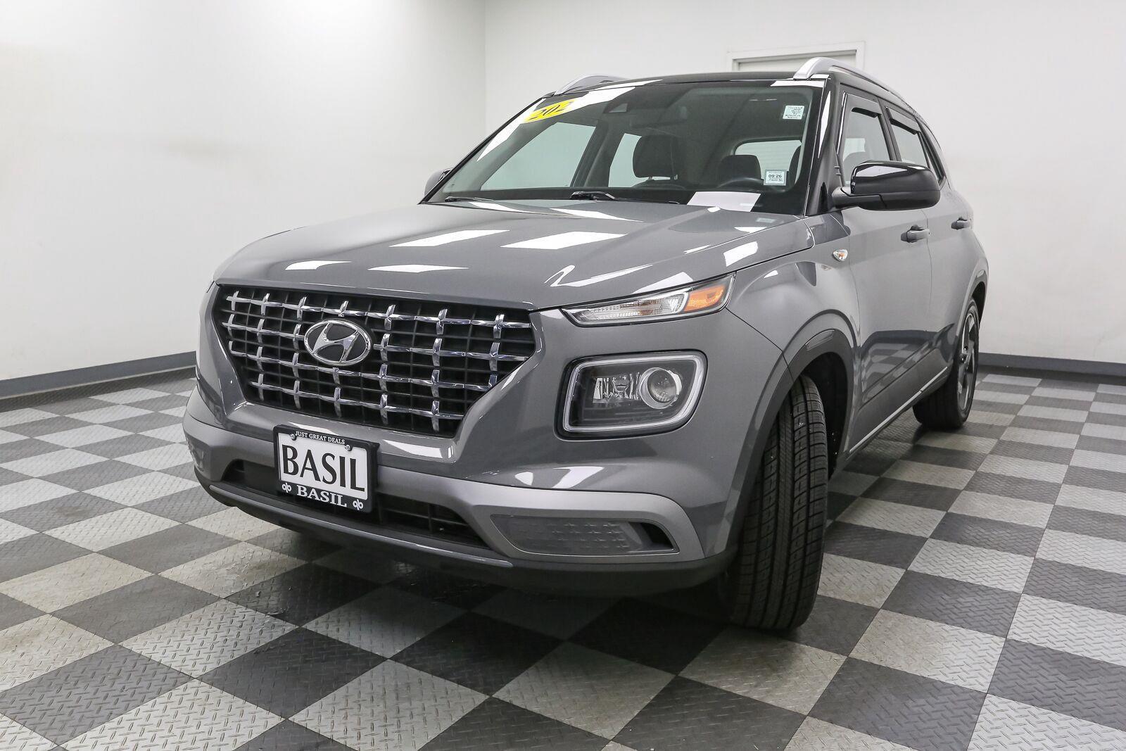 Used 2022 Hyundai Venue Limited SUV