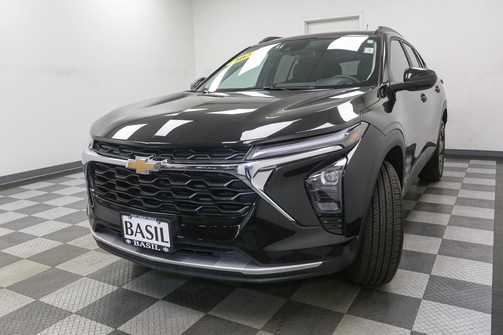 Used 2025 Chevrolet Trax LT SUV