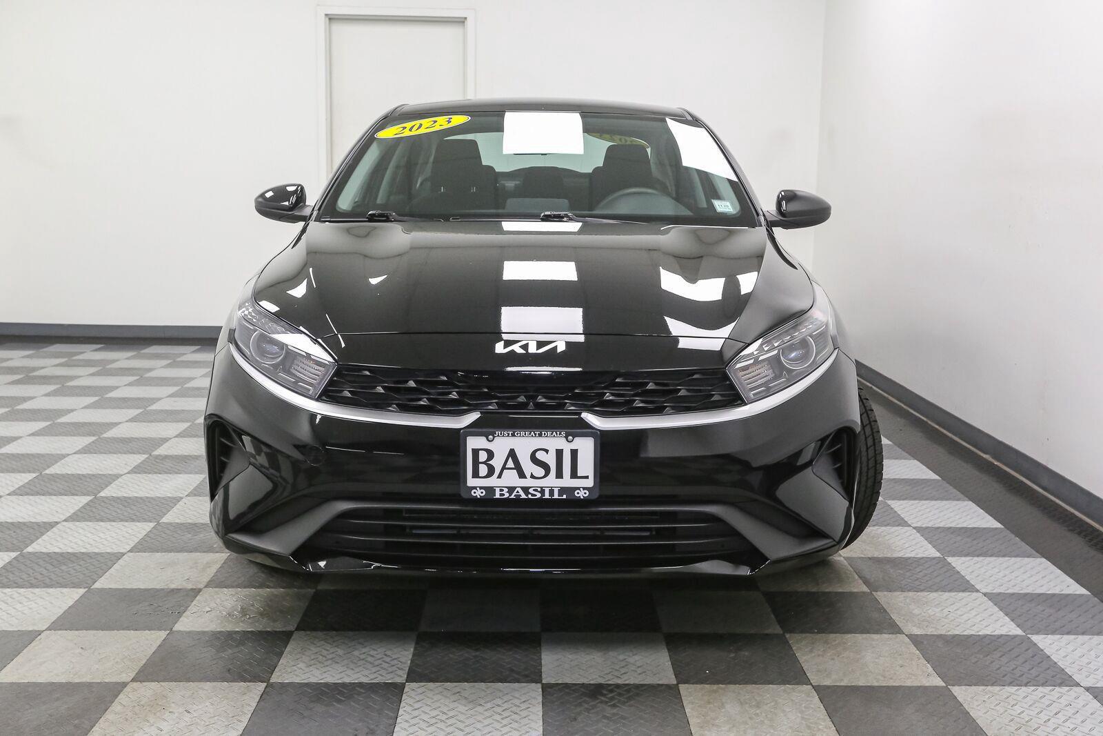 Used 2023 Kia Forte LXS Sedan