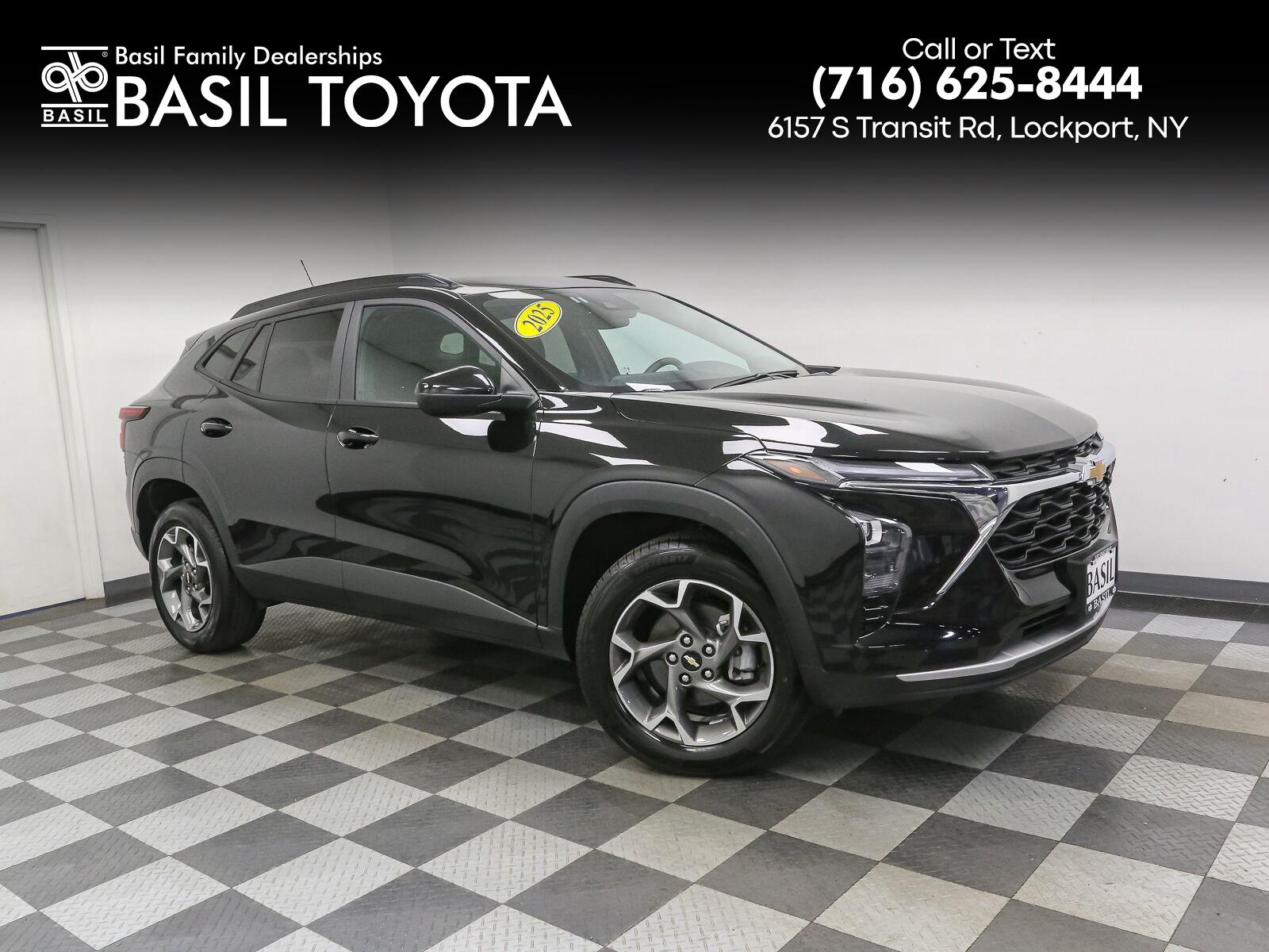 Used 2025 Chevrolet Trax LT SUV