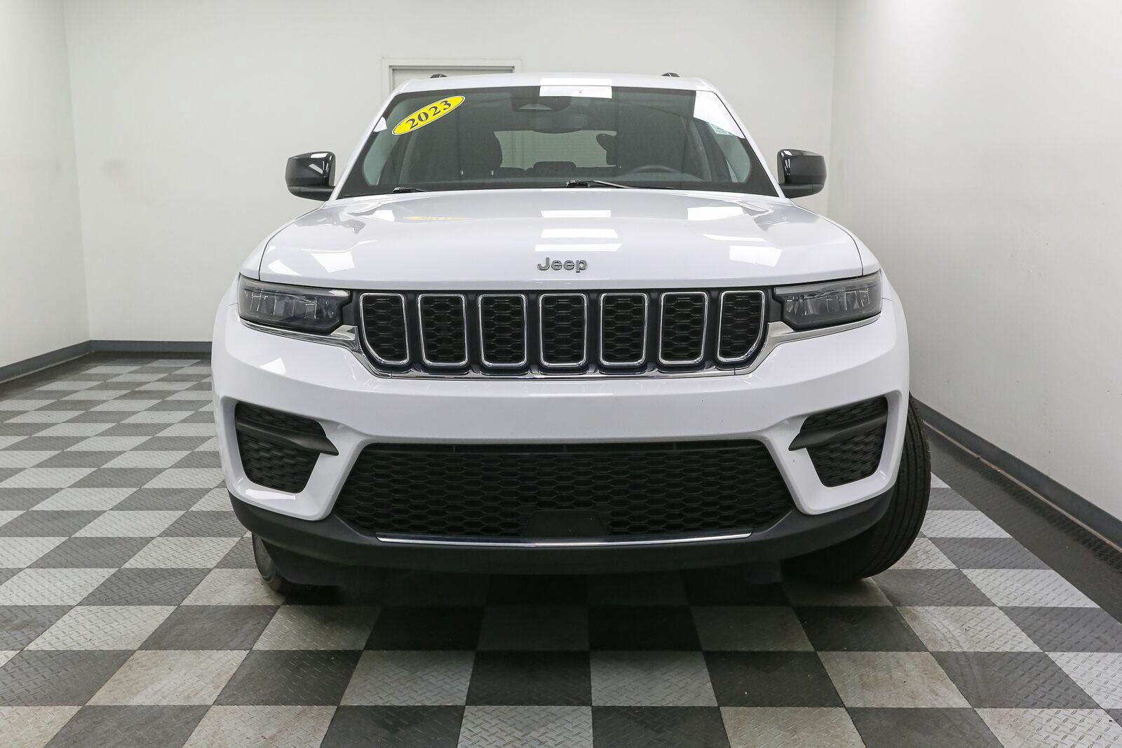 Used 2023 Jeep Grand Cherokee Laredo SUV