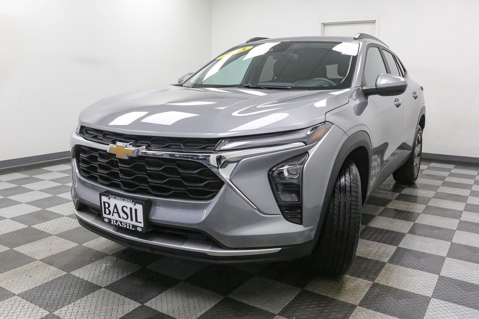 Used 2025 Chevrolet Trax LT SUV