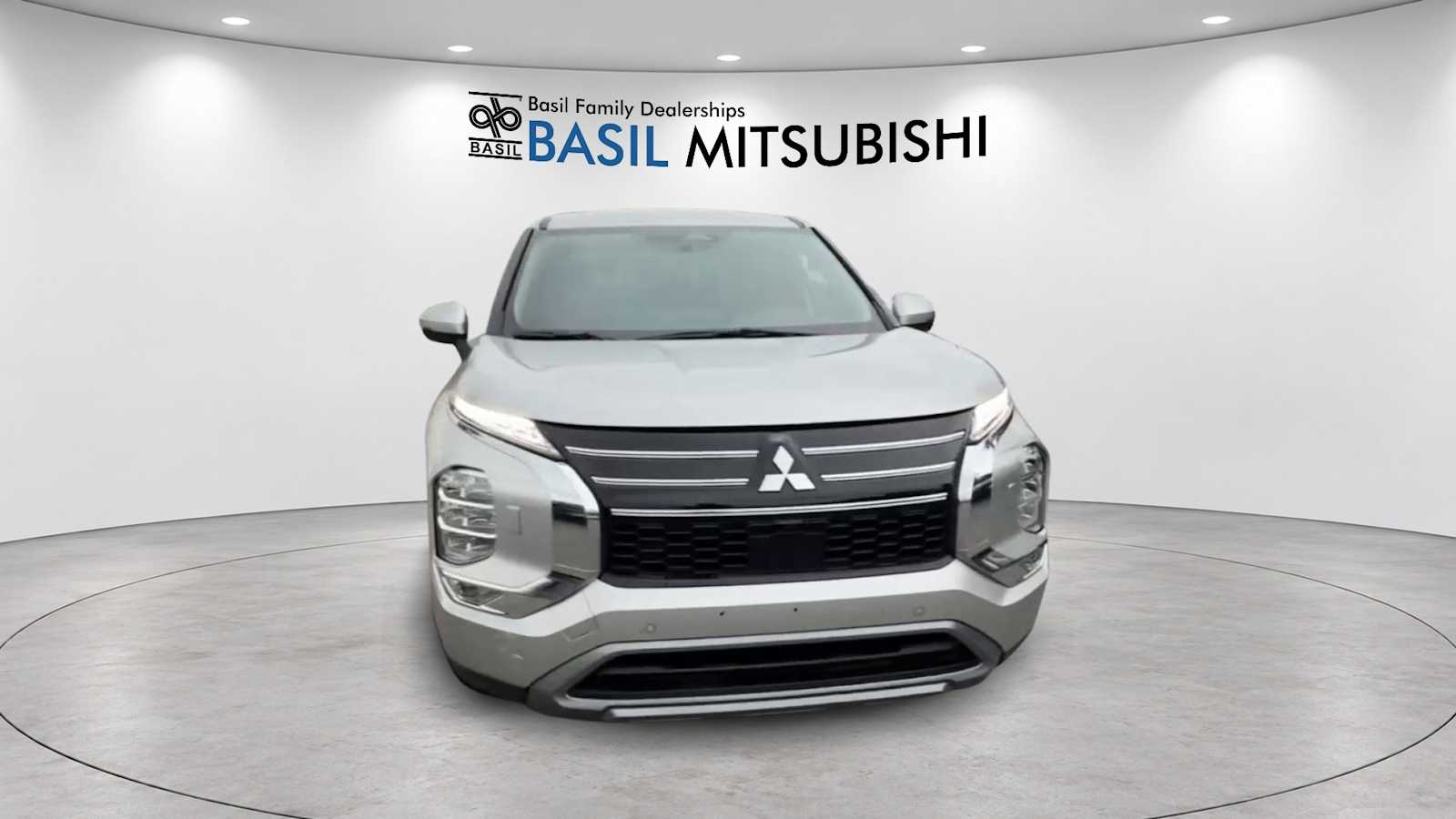 Used 2025 Mitsubishi Outlander SE SUV