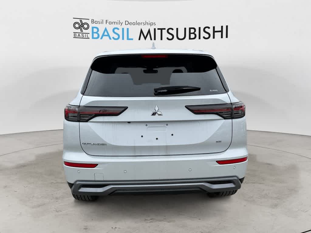 Used 2025 Mitsubishi Outlander SE SUV