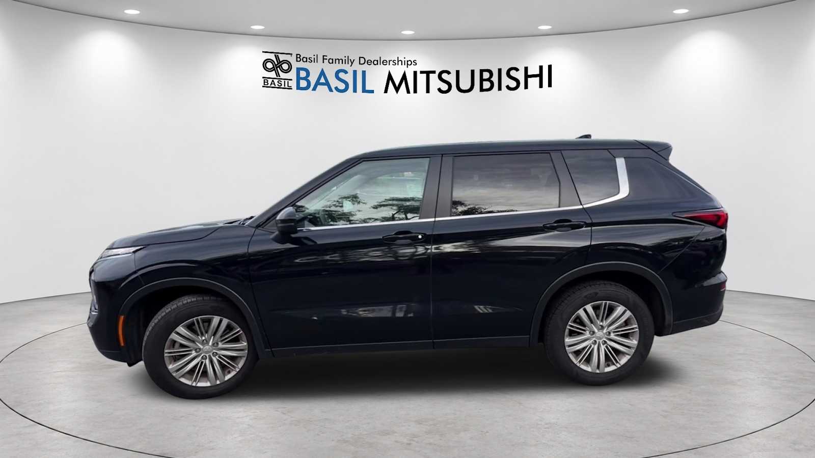 Used 2024 Mitsubishi Outlander ES S-AWC