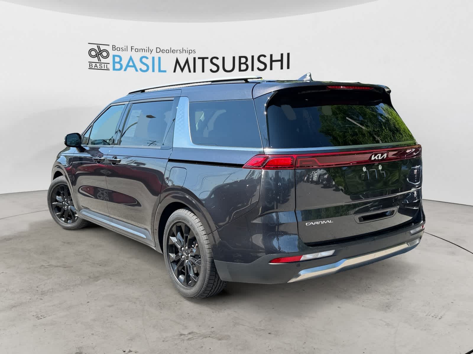 Used 2024 Kia Carnival SX Prestige MPV