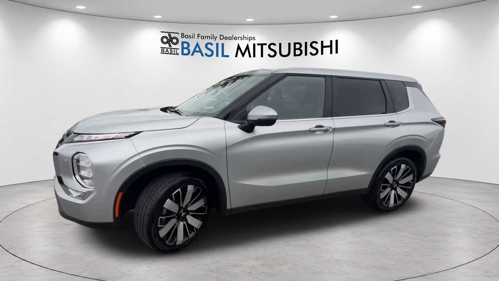 Used 2025 Mitsubishi Outlander SE SUV