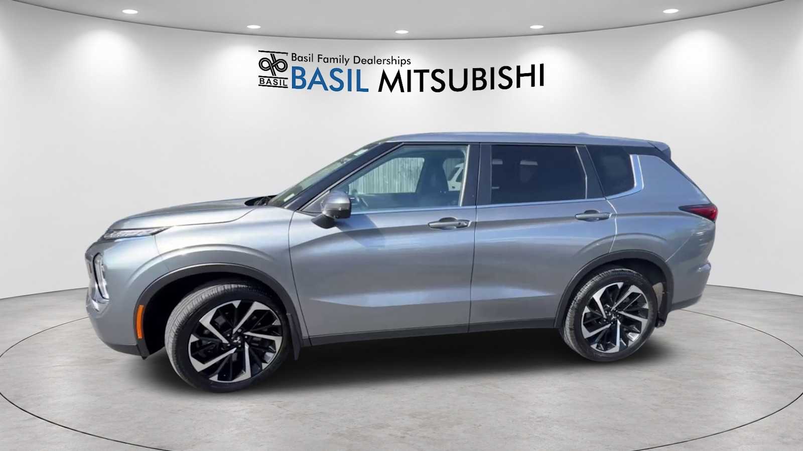 Used 2024 Mitsubishi Outlander SE SUV