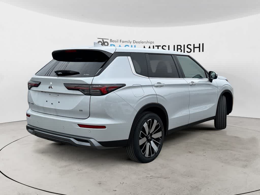 Used 2025 Mitsubishi Outlander SE SUV