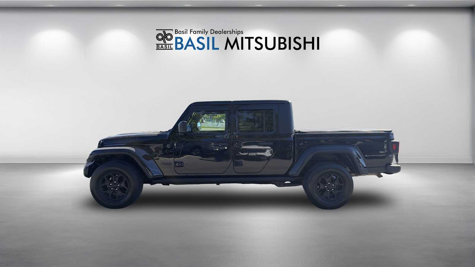 Used 2022 Jeep Gladiator Sport Truck Crew Cab