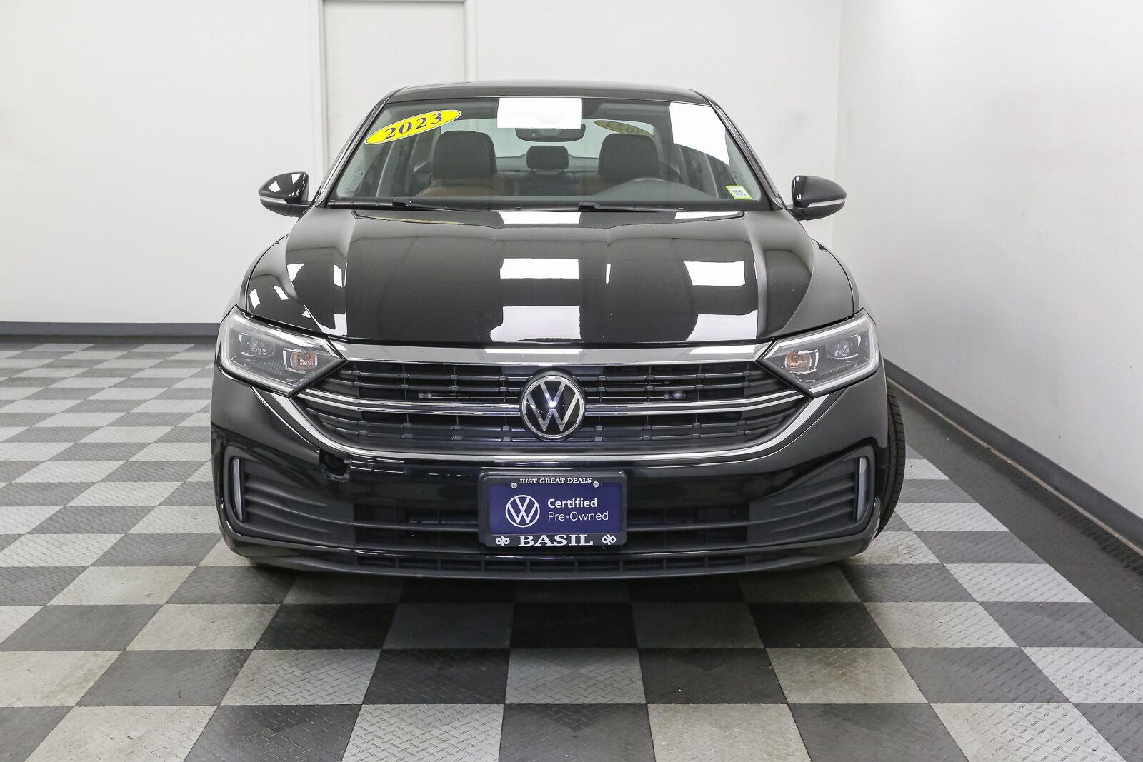 Certified 2023 Volkswagen Jetta SEL Sedan