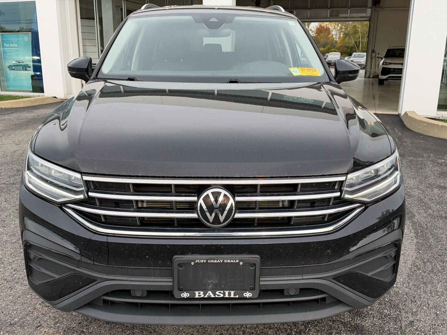 Used 2024 Volkswagen Tiguan SE SUV