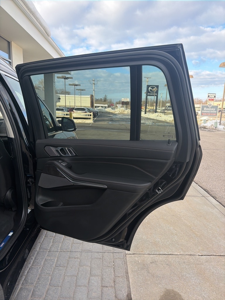 2026 BMW X7 40i - Photo 16