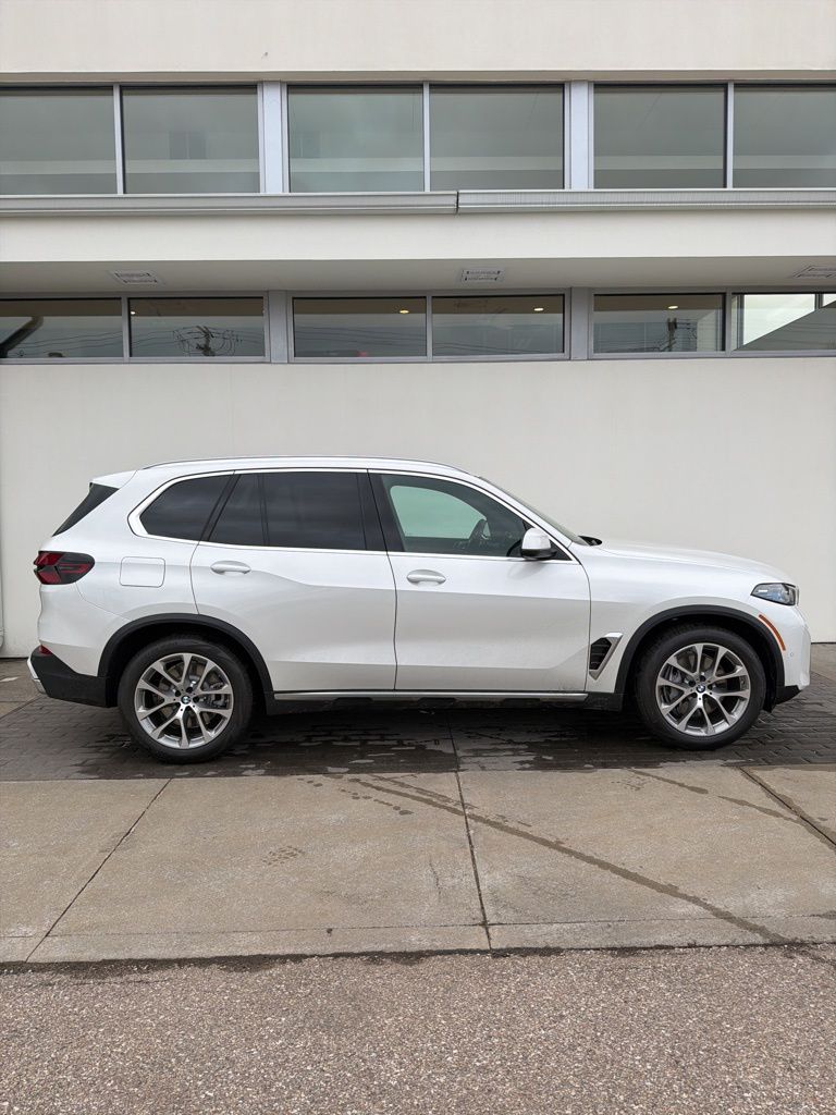 New 2026 BMW X5 xDrive50e SUV