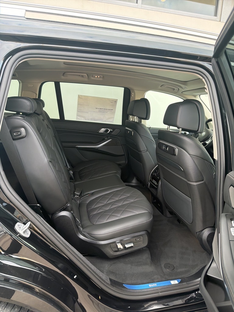 2026 BMW X7 40i - Photo 17