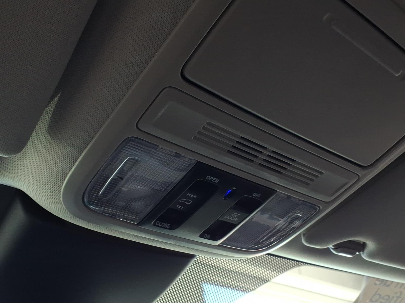2026 Honda Odyssey Touring - Photo 19