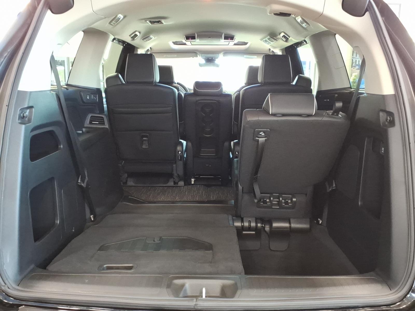2026 Honda Odyssey Touring - Photo 12