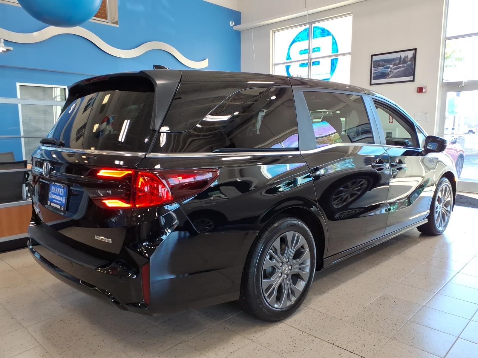 2026 Honda Odyssey Touring - Photo 11