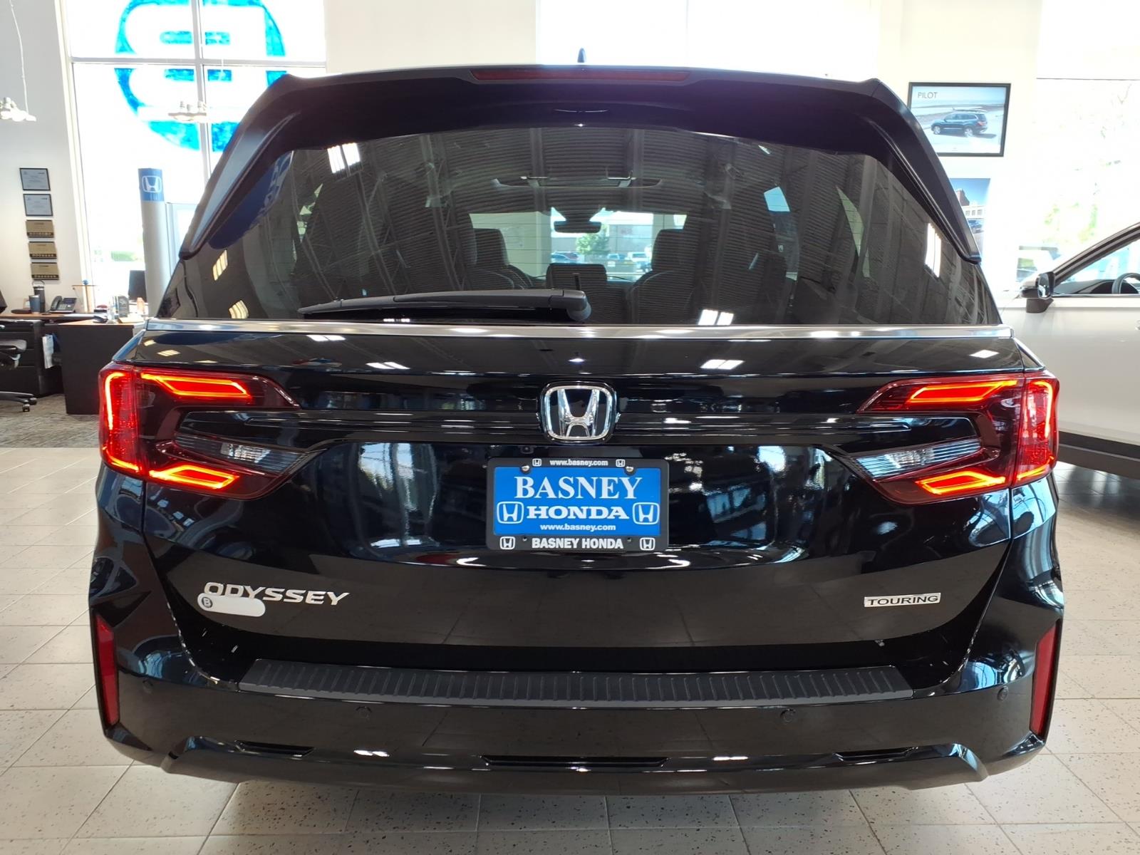 2026 Honda Odyssey Touring - Photo 10
