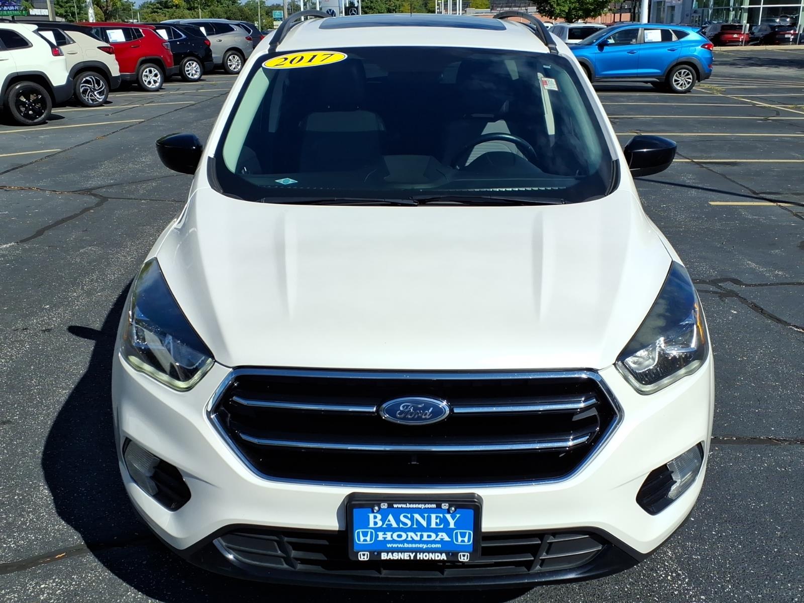 Used 2017 Ford Escape SE with VIN 1FMCU9G92HUE36276 for sale in Mishawaka, IN