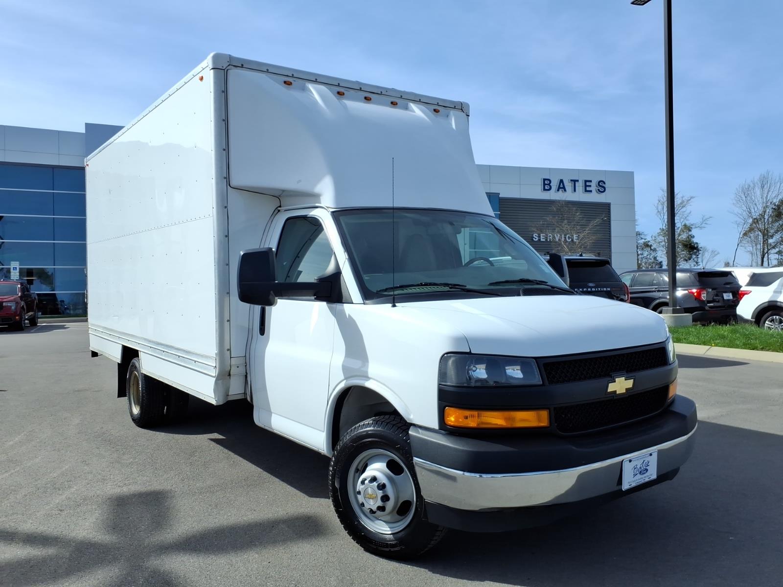 2022 Chevrolet Express Cutaway Base