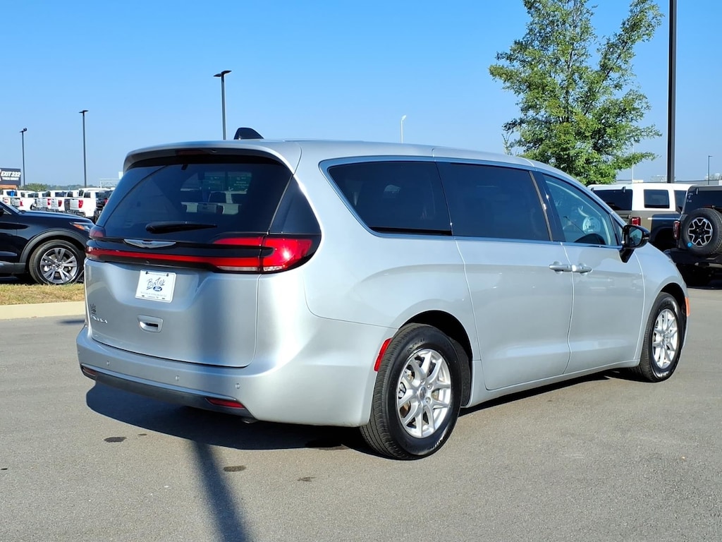 Certified 2024 Chrysler Pacifica Touring L Minivan/Van