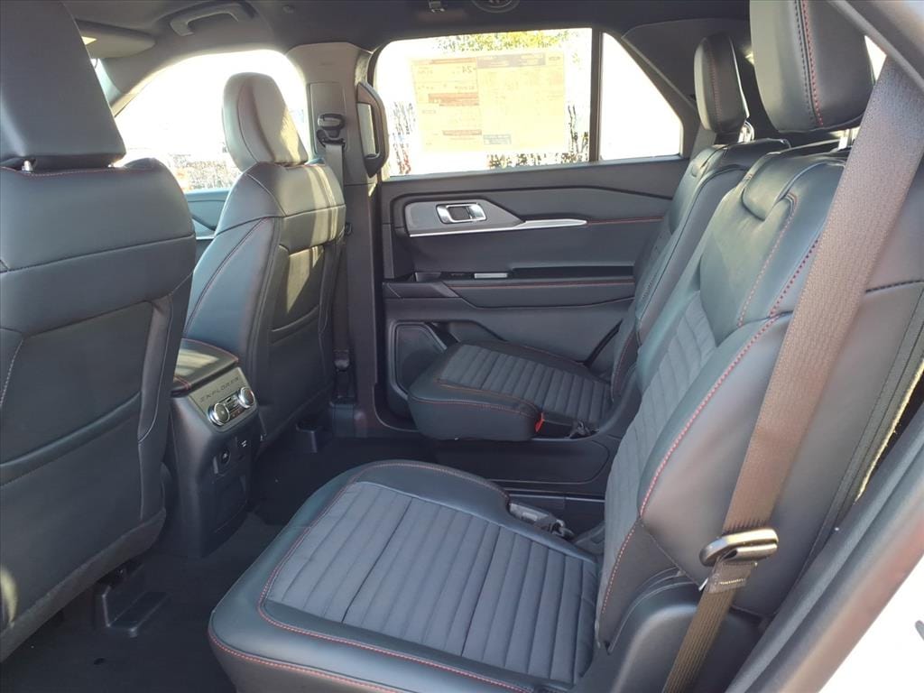 2026 Ford Explorer ST-Line - Photo 13