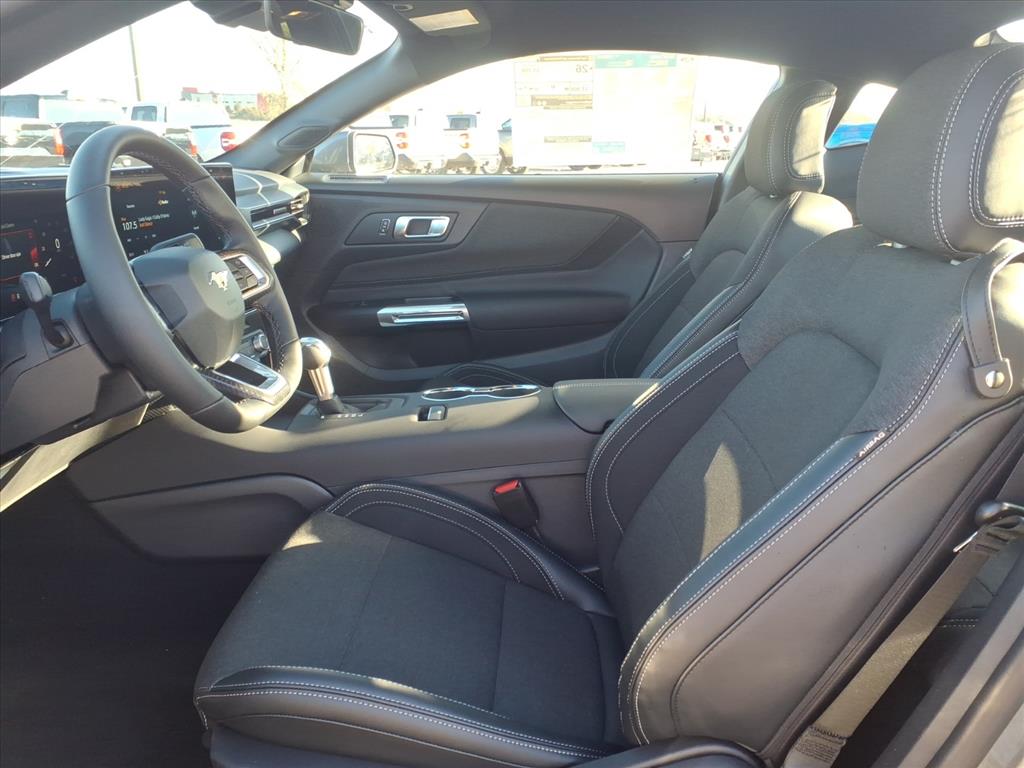 2026 Ford Mustang EcoBoost Fastback - Photo 10