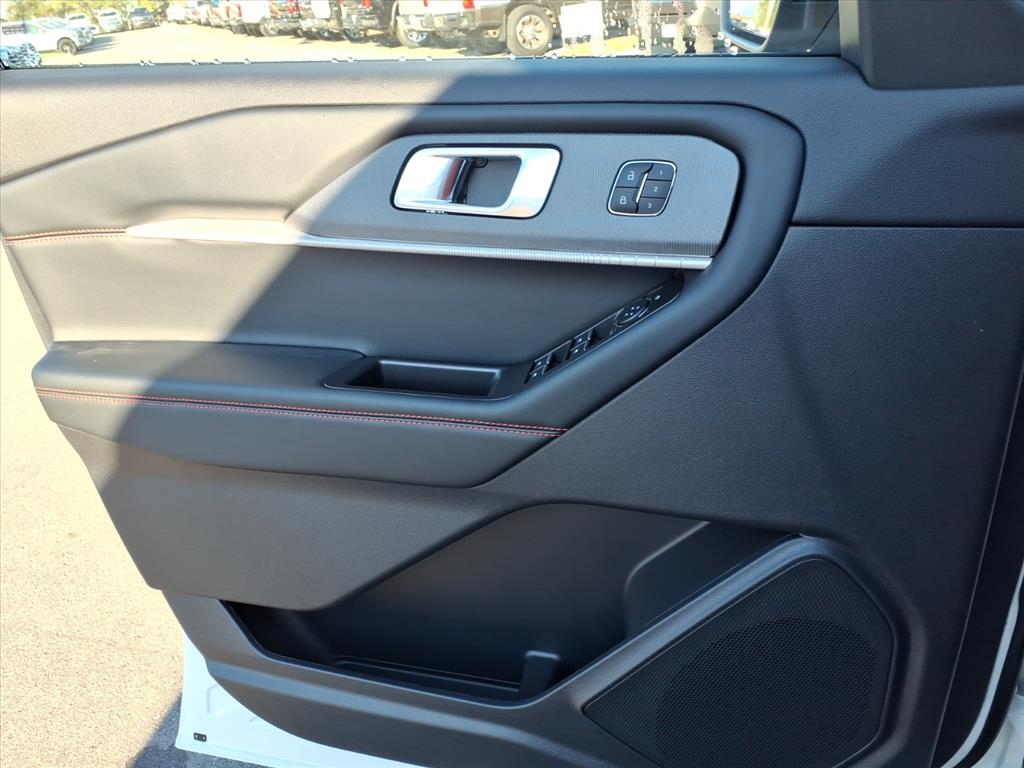 2026 Ford Explorer ST-Line - Photo 12