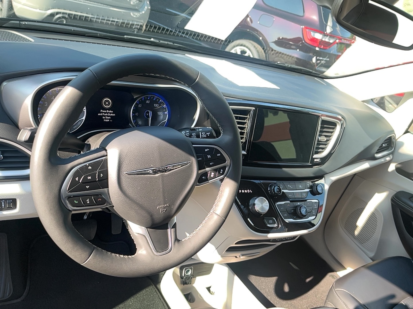 2024 Chrysler Pacifica Touring L - Photo 15