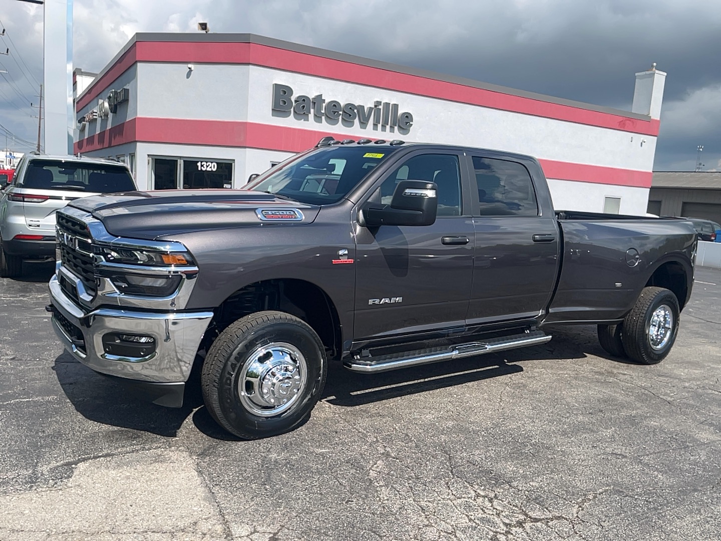 2026 Ram 3500 BIG HORN CREW CAB 4X4 8' BOX Pickup