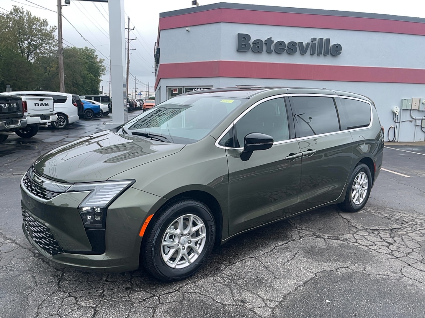 2027 Chrysler Pacifica SELECT Passenger Van