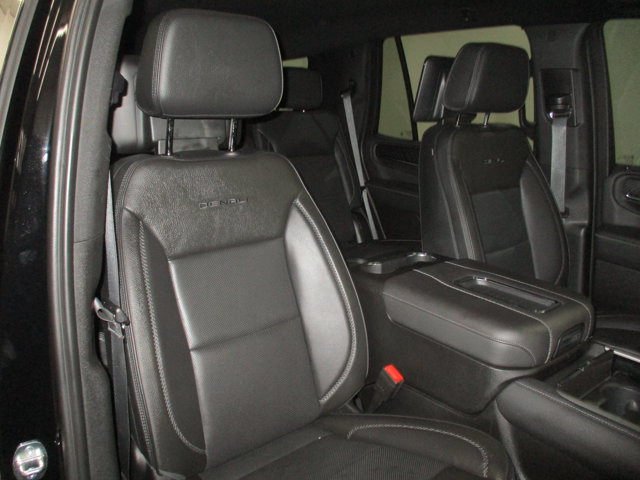 2024 GMC Yukon Denali - Photo 16