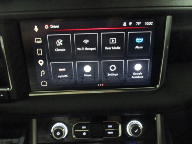 2024 GMC Yukon Denali - Photo 30