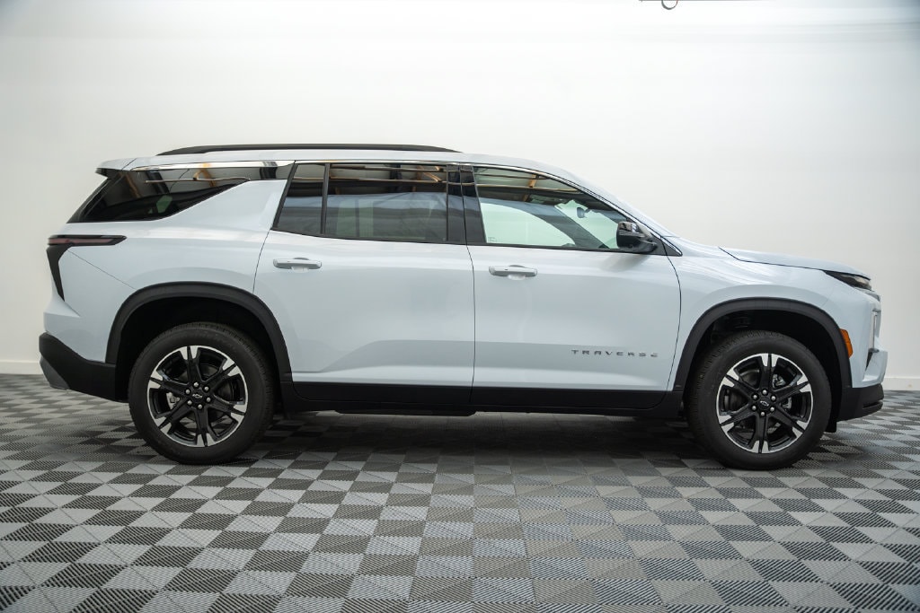 New 2027 Chevrolet Traverse LT SUV