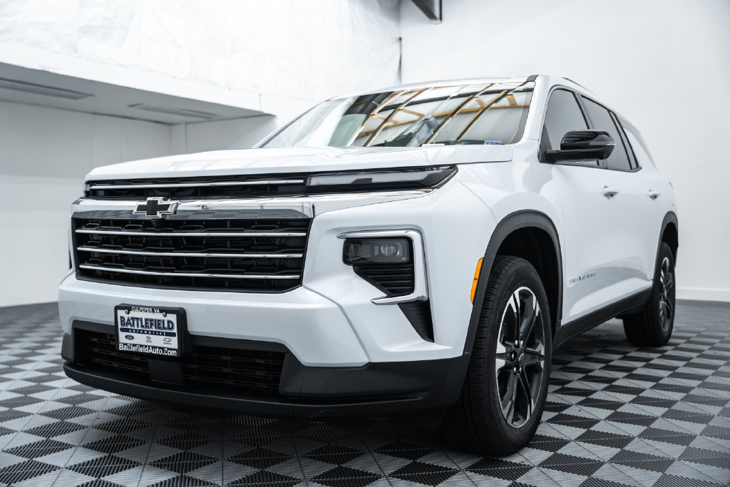 New 2027 Chevrolet Traverse LT SUV